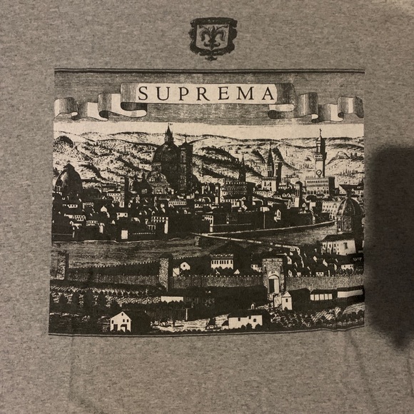 Supreme Shirt - Picture 2 of 5